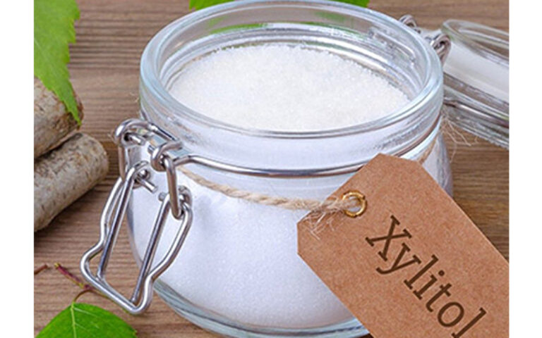 How Xylitol Helps to Balance the Oral Microbiome