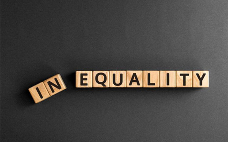 Oral health and socioeconomic inequalities